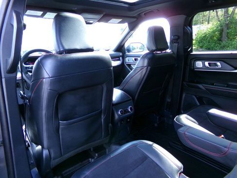 Used 2025 Ford Explorer ST AWD/4WD image 16