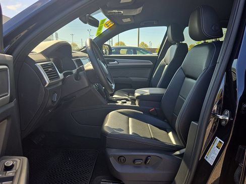 Used 2022 Volkswagen Atlas Cross Sport SE AWD/4WD image 17