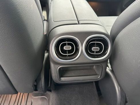 Used 2025 Mercedes-Benz GLC 43 AMG 4MATIC image 17