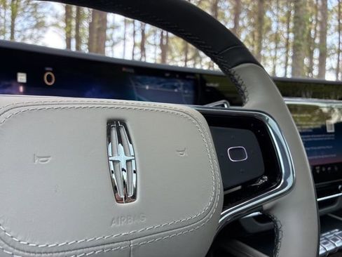 Used 2025 Lincoln Nautilus Reserve w/ Jet Appearance Package image 28