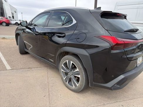 Used 2021 Lexus UX 250h w/ Accessory Package (Z1) image 2