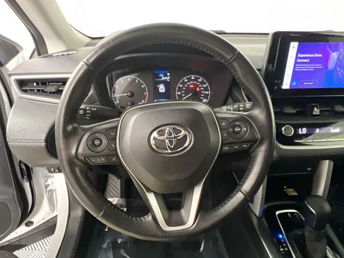 Used 2023 Toyota Corolla Cross LE AWD/4WD image 18