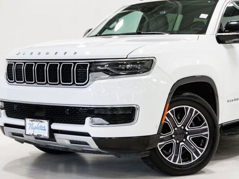 Used 2024 Jeep Wagoneer L Series II w/ Flexible Seating Group image 2