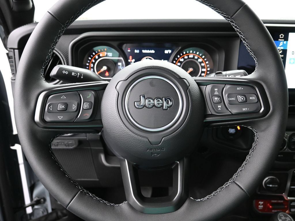 New 2025 Jeep Wrangler Unlimited Rubicon AWD/4WD image 13