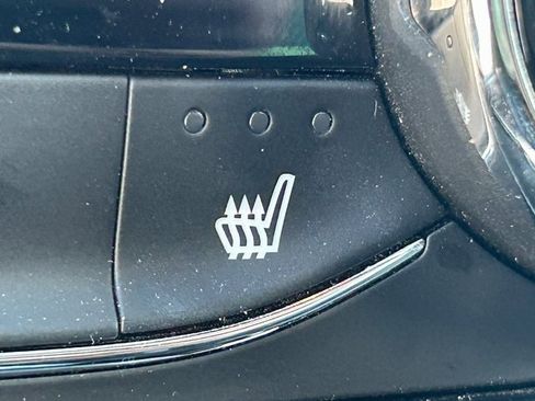 Used 2025 Chevrolet Trax RS w/ Sunroof Package image 16