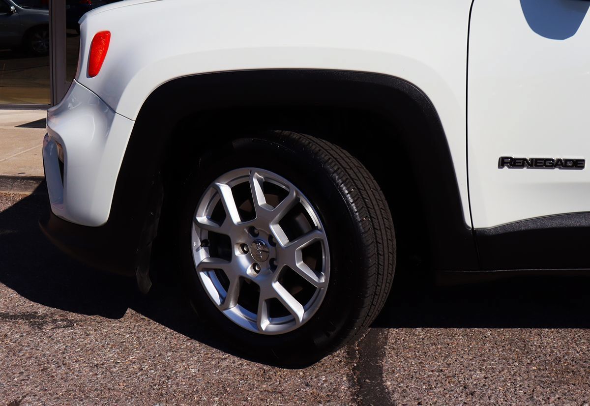 Used 2020 Jeep Renegade Latitude w/ Popular Equipment Group FWD image 5