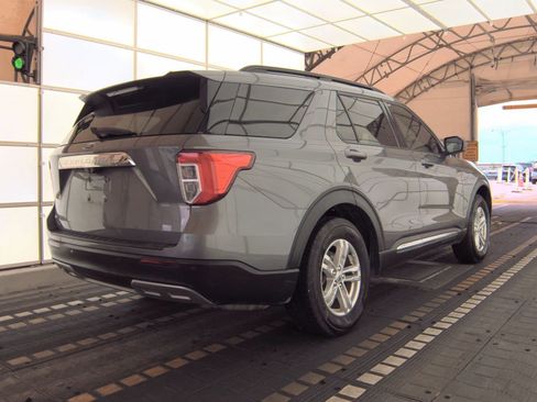 Used 2023 Ford Explorer XLT w/ Equipment Group 202A RWD image 4