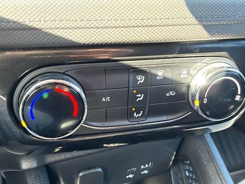 Used 2024 Chevrolet TrailBlazer LT AWD/4WD image 14