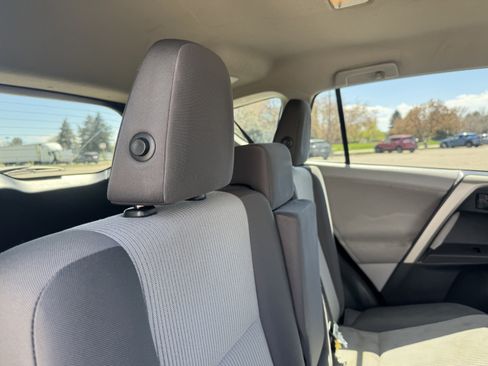 Used 2013 Toyota RAV4 LE AWD/4WD image 18