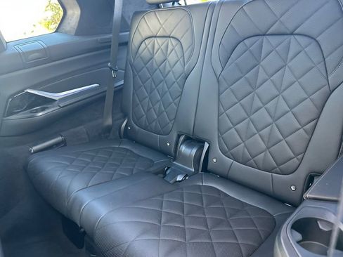 Used 2024 BMW X7 xDrive40i w/ M Sport Package image 16