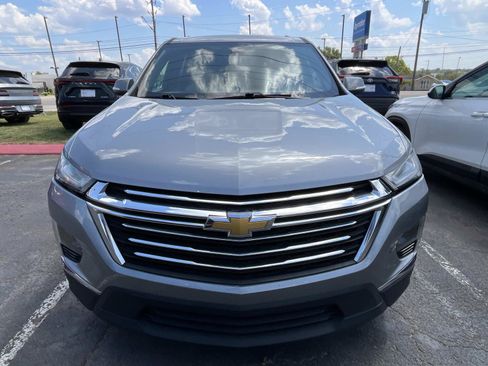 Used 2023 Chevrolet Traverse LT w/ LPO, Cargo Package AWD/4WD image 2