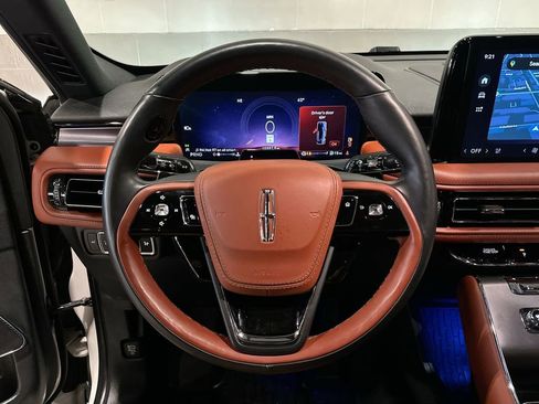 Used 2025 Lincoln Aviator Reserve w/ Illumination Package image 19