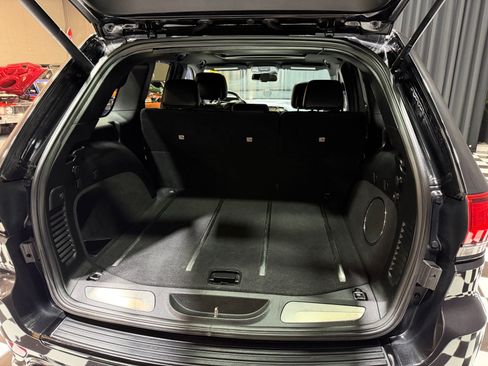 Used 2014 Jeep Grand Cherokee SRT8 w/ Luxury Group II AWD/4WD image 5