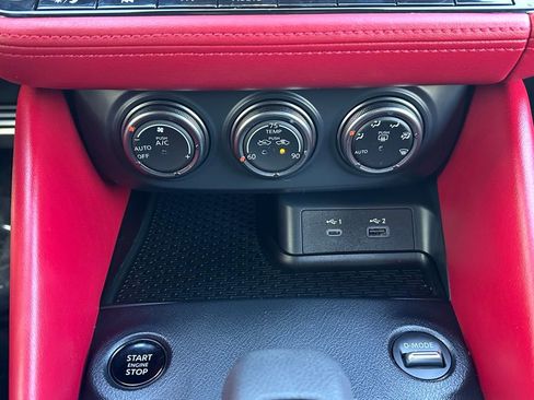 Used 2025 Nissan Z Performance w/ Floor Mat Package RWD image 27