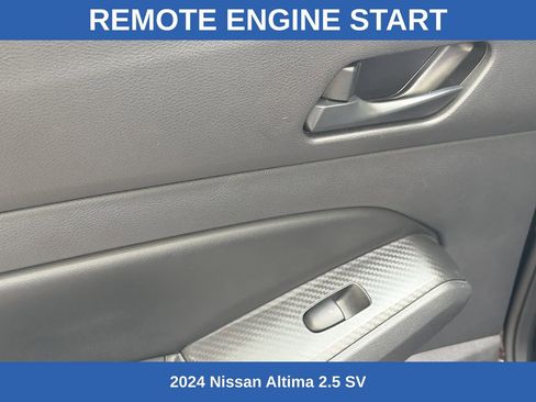 Used 2024 Nissan Altima 2.5 SV image 4