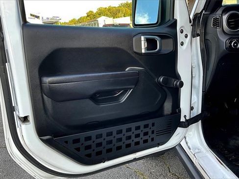 Used 2021 Jeep Wrangler Sport image 17