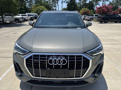 Used 2020 Audi Q3 2.0T Premium Plus w/ Premium Plus Package AWD/4WD image 3