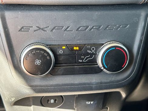 Used 2025 Ford Explorer Active w/ Active Comfort Package RWD image 23