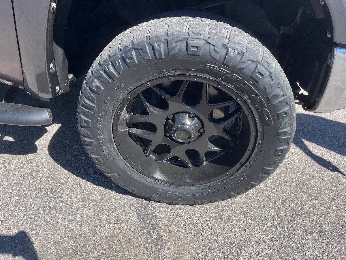 Used 2014 Toyota Tundra SR5 w/ SR5 Upgrade Package AWD/4WD image 19