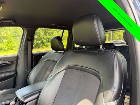 Used 2022 Jeep Grand Cherokee Altitude AWD/4WD image 6