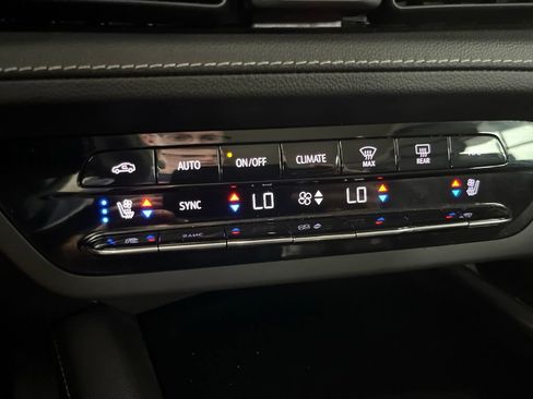 Used 2023 Buick Envision Avenir AWD/4WD image 15