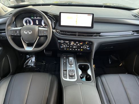 Certified 2025 INFINITI QX60 Luxe w/ Vision Package AWD/4WD image 18