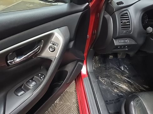 Used 2015 Nissan Altima 3.5 SL FWD image 32