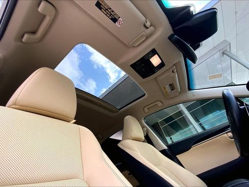 Used 2018 Lexus NX 300 image 12