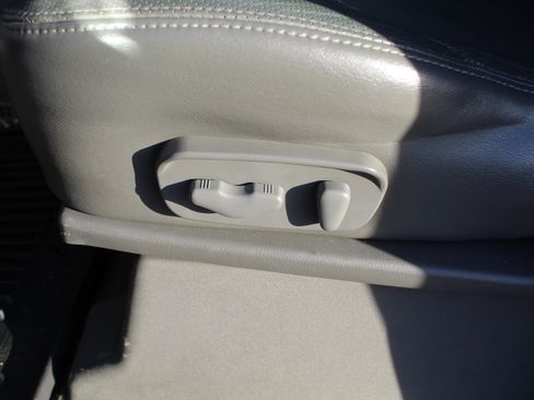 Used 2012 Nissan Frontier PRO-4X image 22