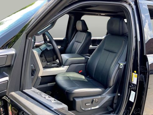 Used 2022 Ford F250 Lariat w/ Lariat Ultimate Package AWD/4WD image 8
