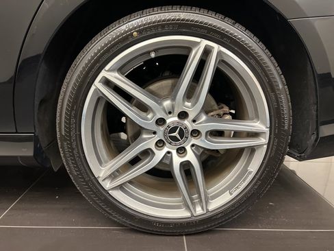 Used 2018 Mercedes-Benz E 300 4MATIC image 7