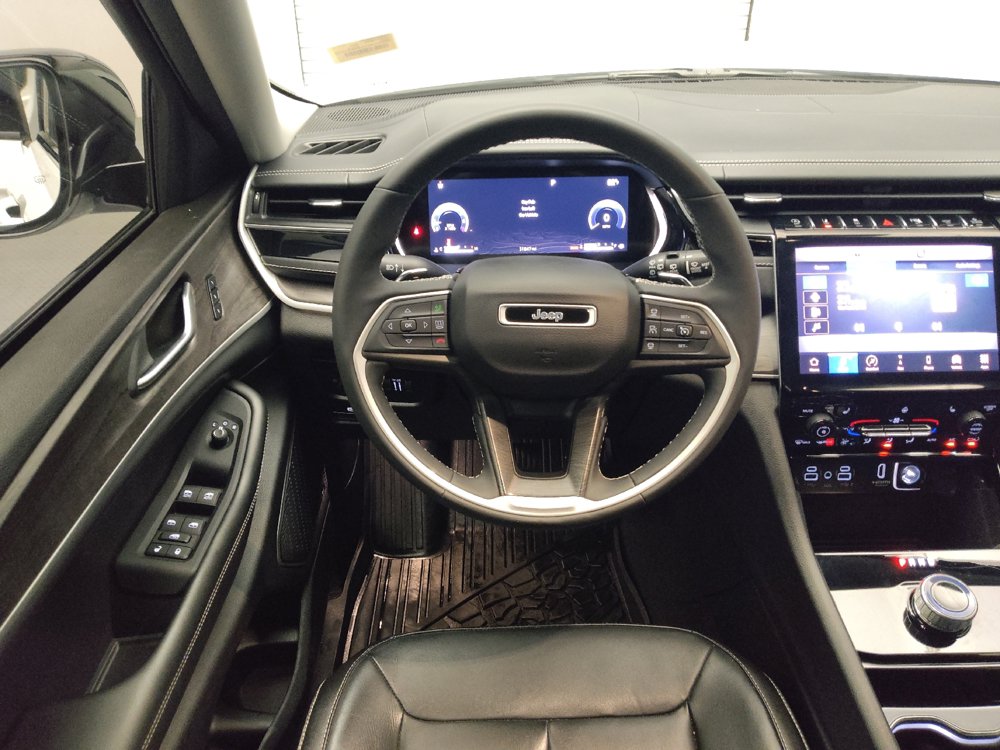 Used 2023 Jeep Grand Cherokee Limited w/ Black Appearance Package RWD image 22