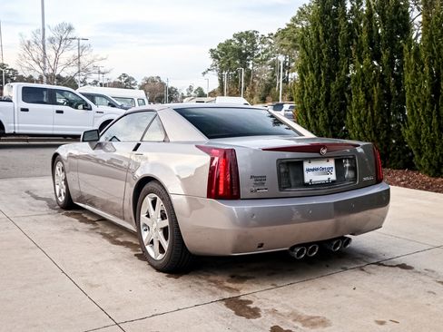 Used 2005 Cadillac XLR image 8