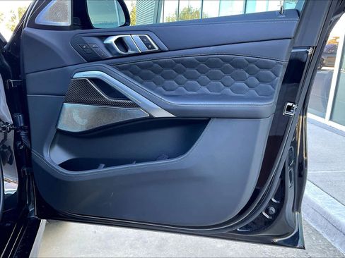 Used 2025 BMW X6 M Competition w/ Executive Package image 21