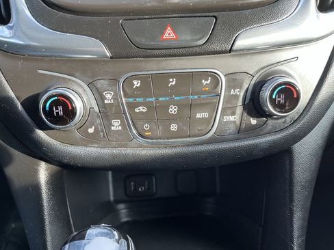 Used 2018 Chevrolet Equinox LT w/ Sun & Infotainment Package image 19