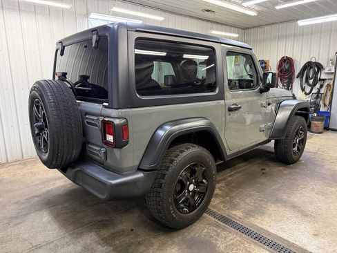 Used 2019 Jeep Wrangler Sport image 8