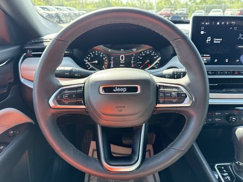Used 2025 Jeep Compass Limited AWD/4WD image 11