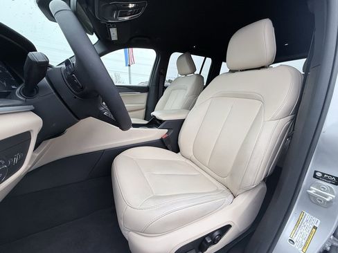 Used 2024 Jeep Grand Cherokee Limited image 22