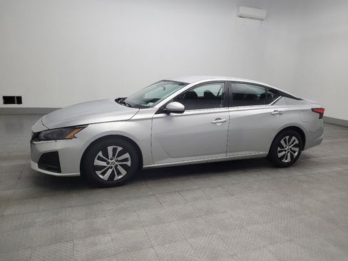 Used 2023 Nissan Altima 2.5 S FWD image 2