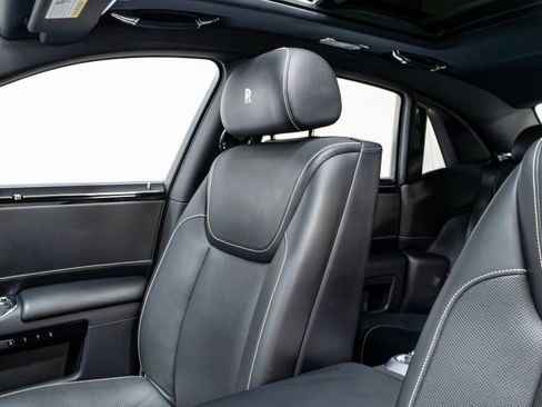 Used 2016 Rolls-Royce Ghost image 16