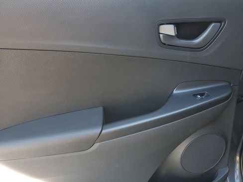Used 2022 Hyundai Kona SEL FWD image 11