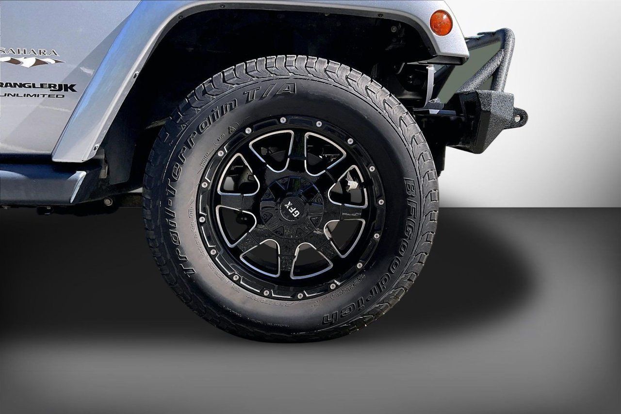 Certified 2018 Jeep Wrangler Unlimited Sahara AWD/4WD image 28