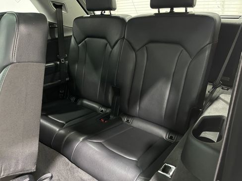 Used 2018 Audi Q7 3.0T Prestige w/ Prestige Package image 32