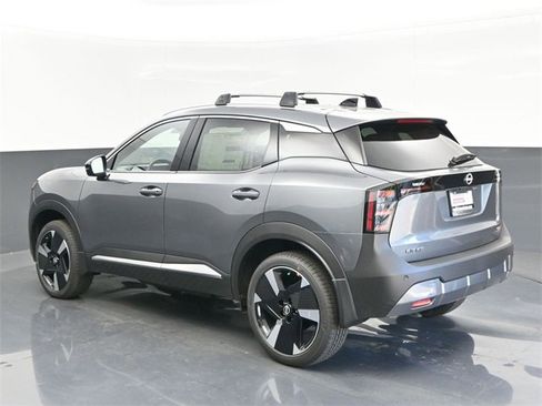 Used 2026 Nissan Kicks SR image 3