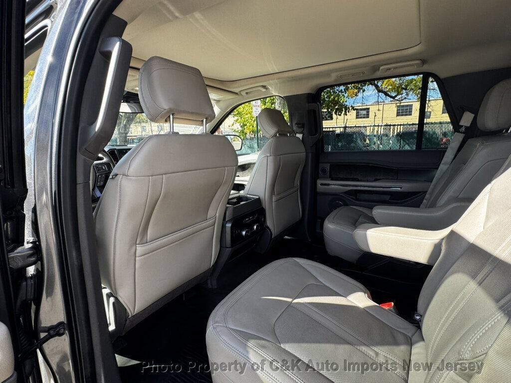 Used 2019 Ford Expedition Limited w/ Equipment Group 302A AWD/4WD image 10
