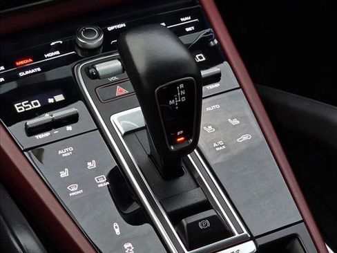 Used 2019 Porsche Cayenne Turbo AWD/4WD image 18