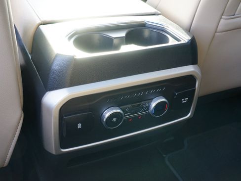 Used 2022 Ford Expedition Limited image 29