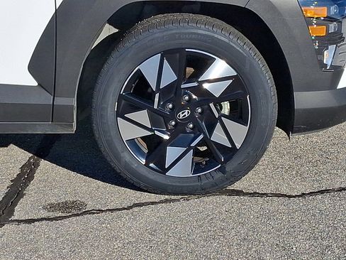 Used 2025 Hyundai Kona SEL image 8