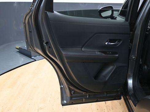 Used 2025 Nissan Kicks SR image 36