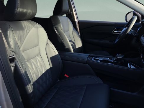 New 2026 Nissan Rogue Platinum AWD/4WD image 13